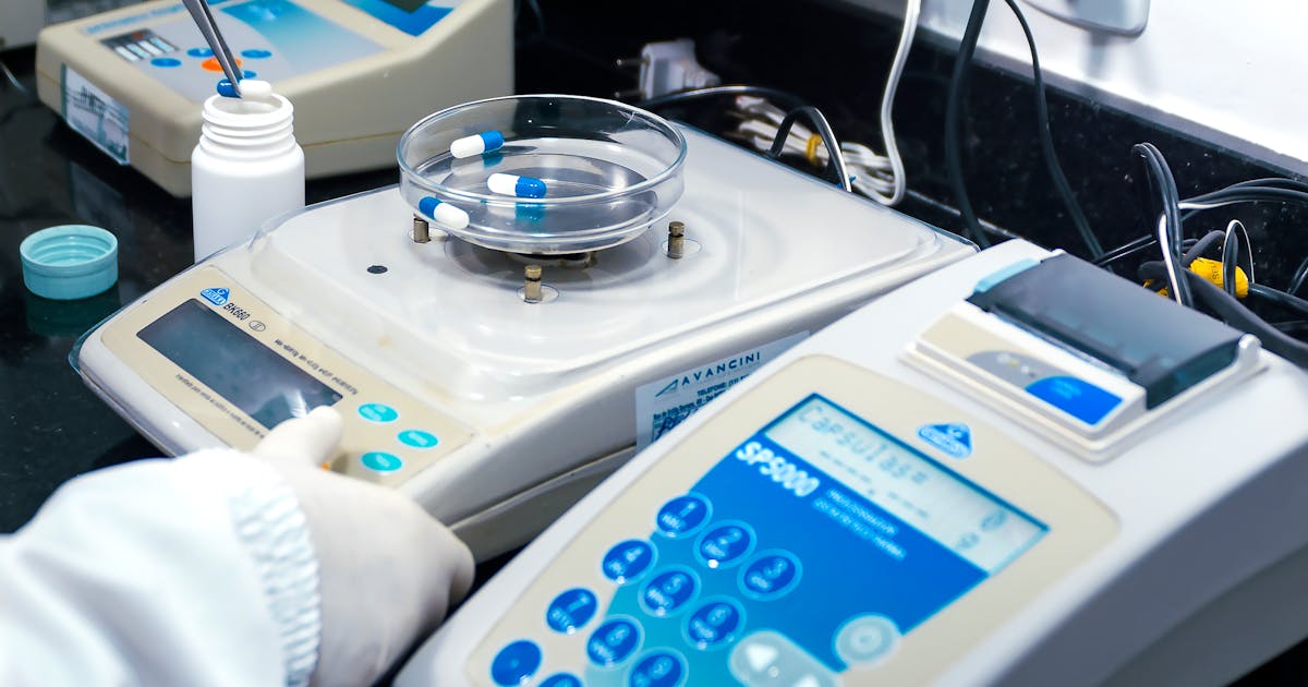 Pharmaceutical Desiccant Packs — USP, GMP Standards and Selection Guide