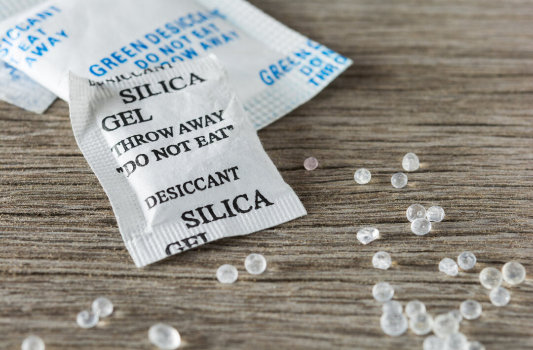 So Sánh Toàn Diện Silica Gel vs Clay vs Canxi Clorua: Khoa Học, Hiệu Năng, Chi Phí, Ngành Phù Hợp